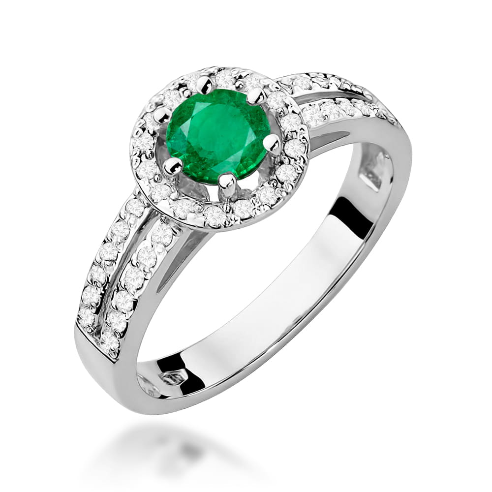Gold Ring With Emerald And Diamonds