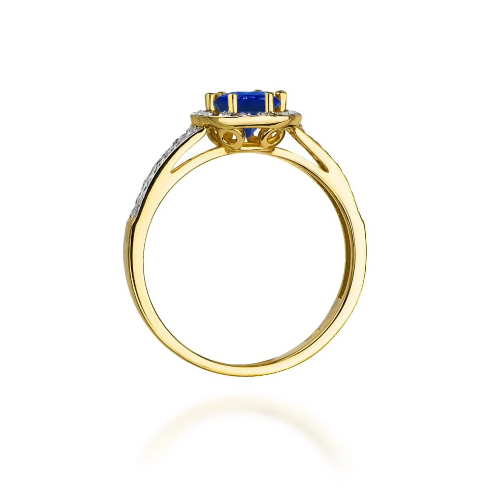 Gold Ring With Sapphire And Diamonds