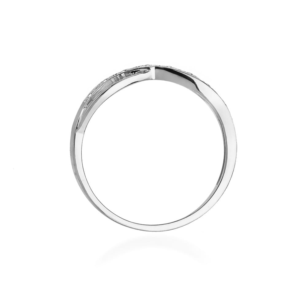 Gold Ring With Diamonds