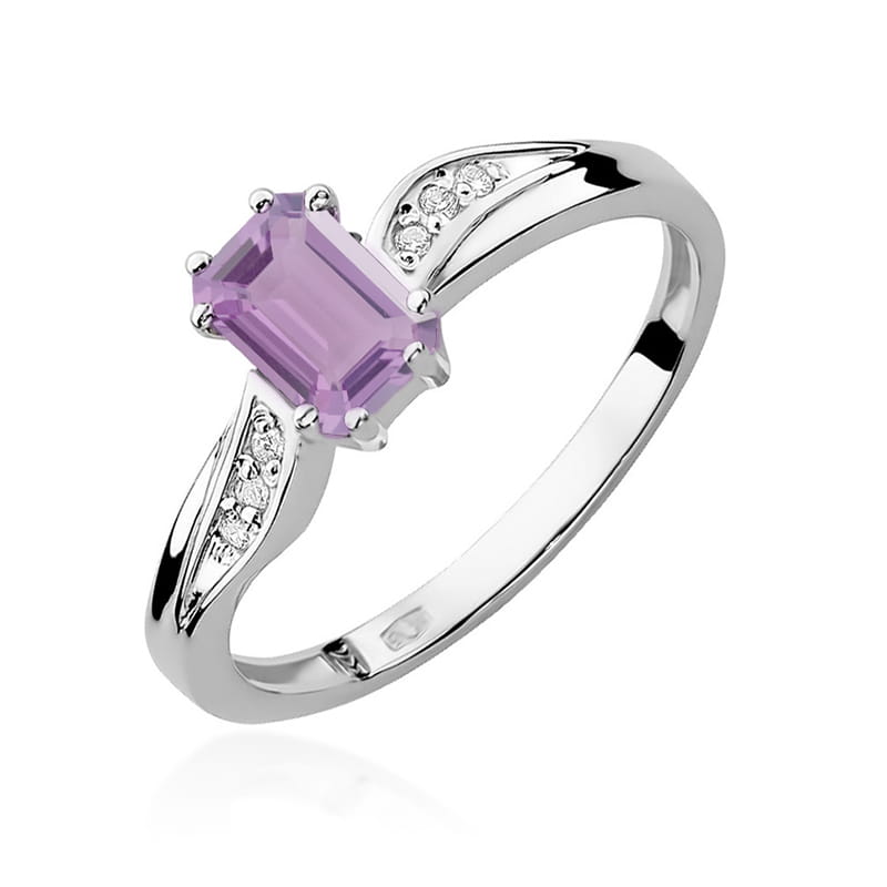 Gold Ring With Amethyst And Diamonds