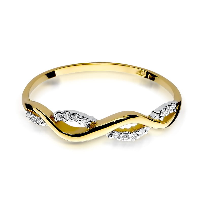 Gold Ring With Diamonds