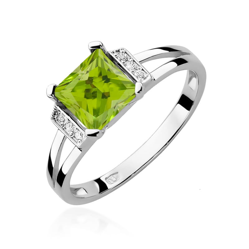 Gold Ring With Peridot And Diamonds