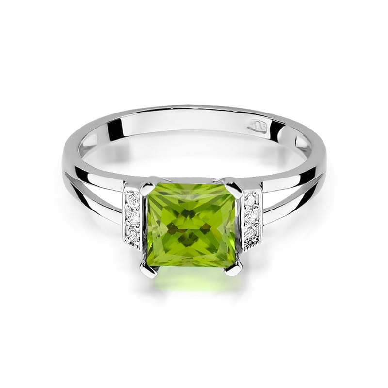 Gold Ring With Peridot And Diamonds