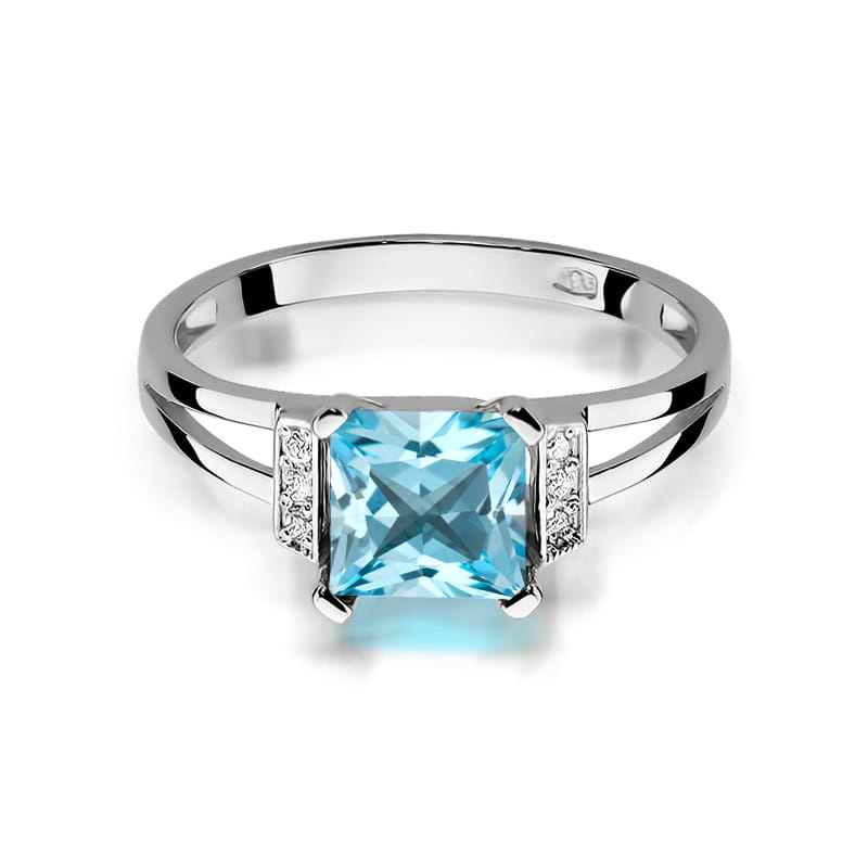 Gold Ring With Topaz And Diamonds