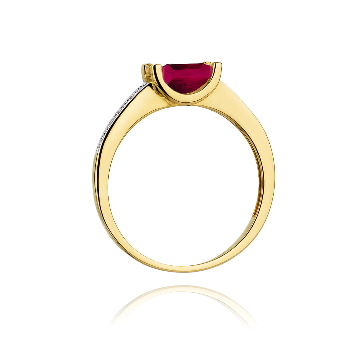 Gold Ring With Ruby And Diamonds