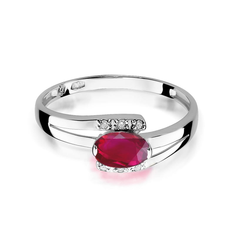 Gold Ring With Ruby And Diamonds
