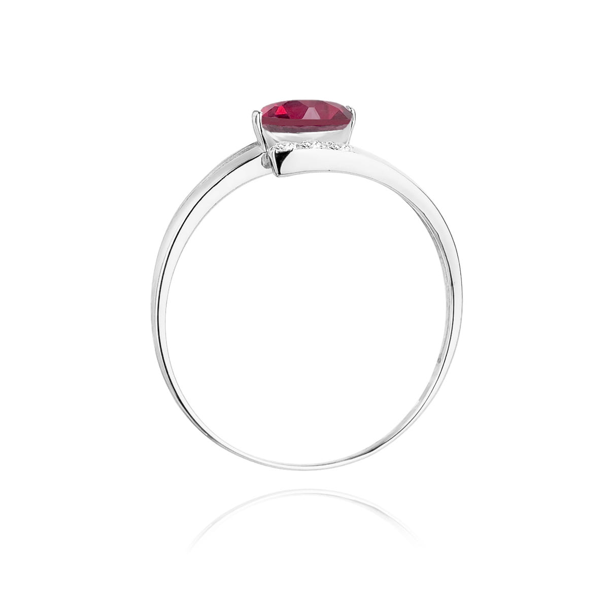 Gold Ring With Ruby And Diamonds