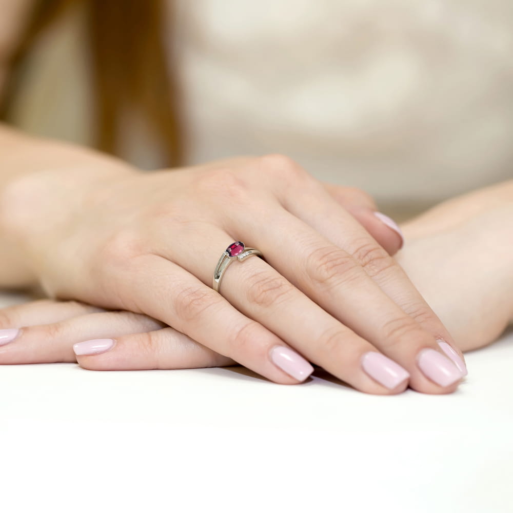 Gold Ring With Rhodolite And Diamonds