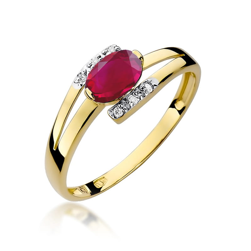 Gold Ring With Ruby And Diamonds