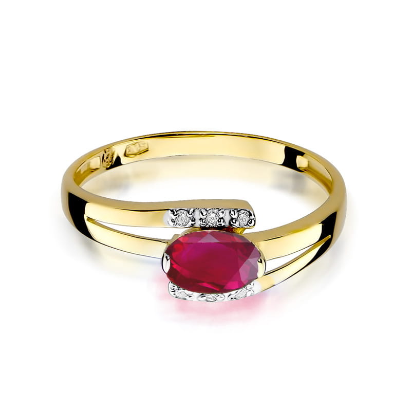Gold Ring With Ruby And Diamonds