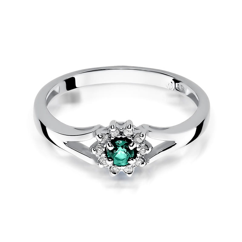 Gold Ring With Emerald And Diamonds