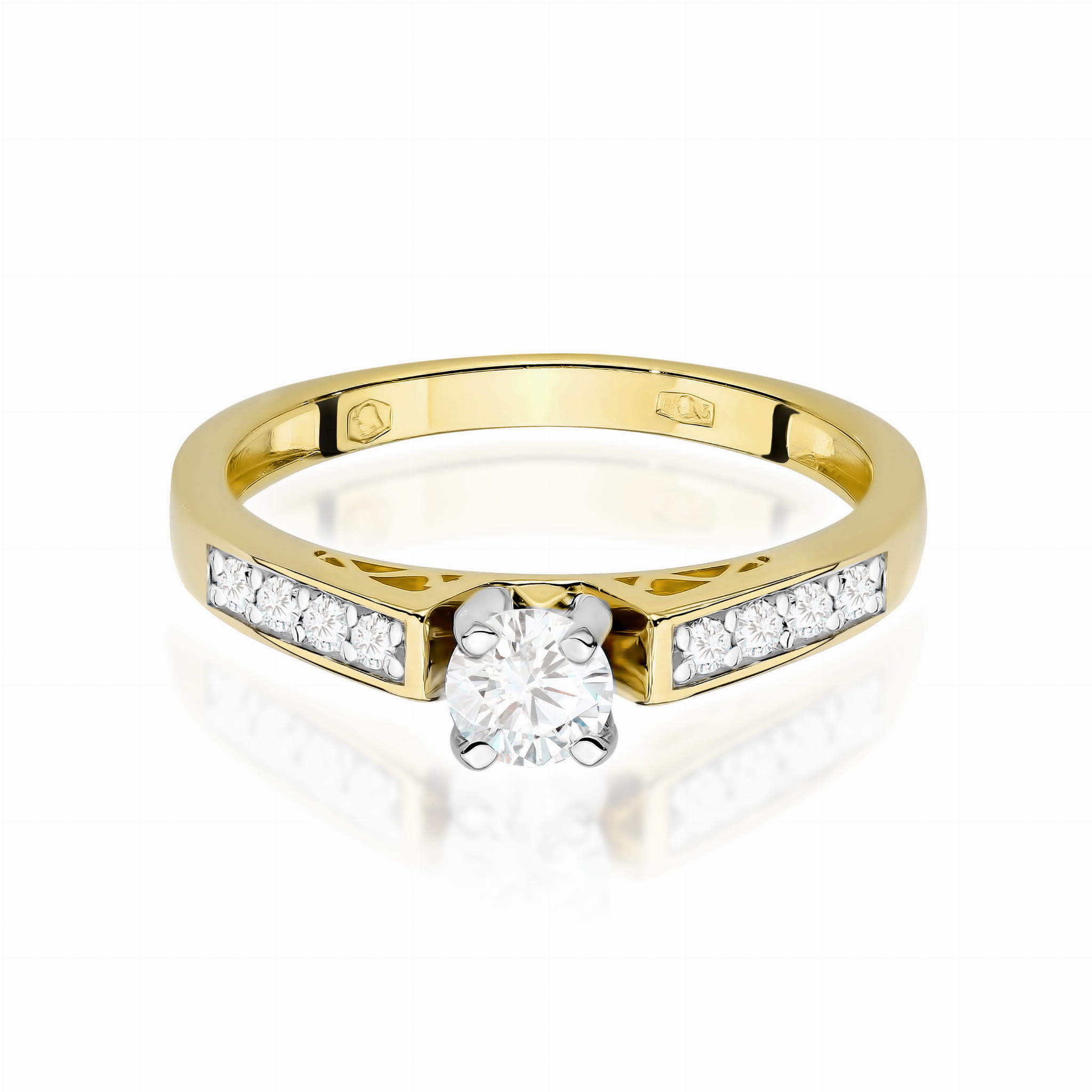 Gold Ring With Diamonds