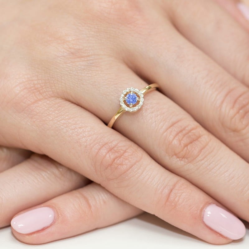 Gold Ring With Amethyst And Diamonds