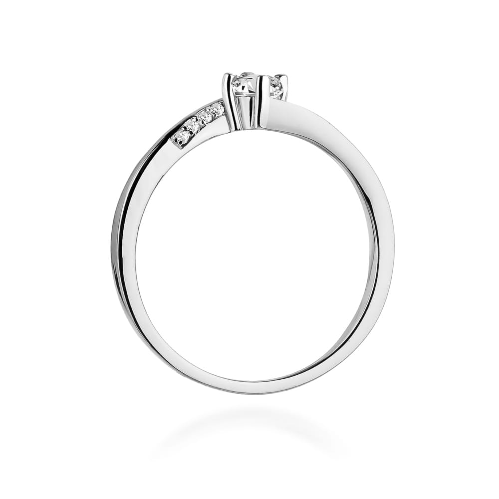 Gold Ring With Diamonds