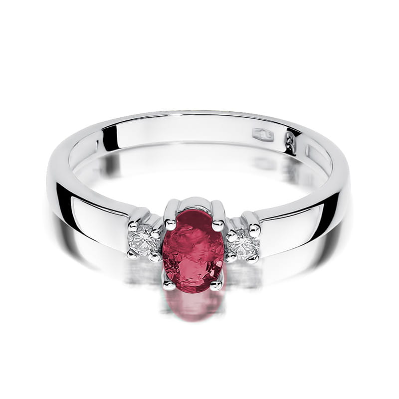 Gold Ring With Ruby And Diamonds