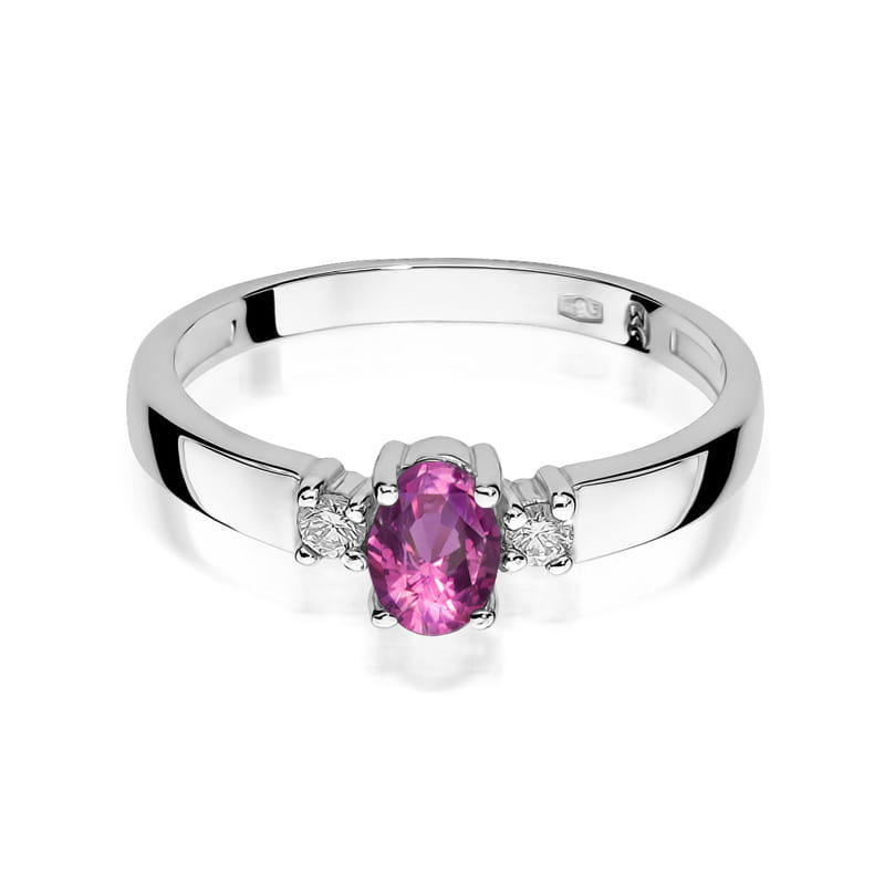 Gold Ring With Pink Sapphire And Diamonds