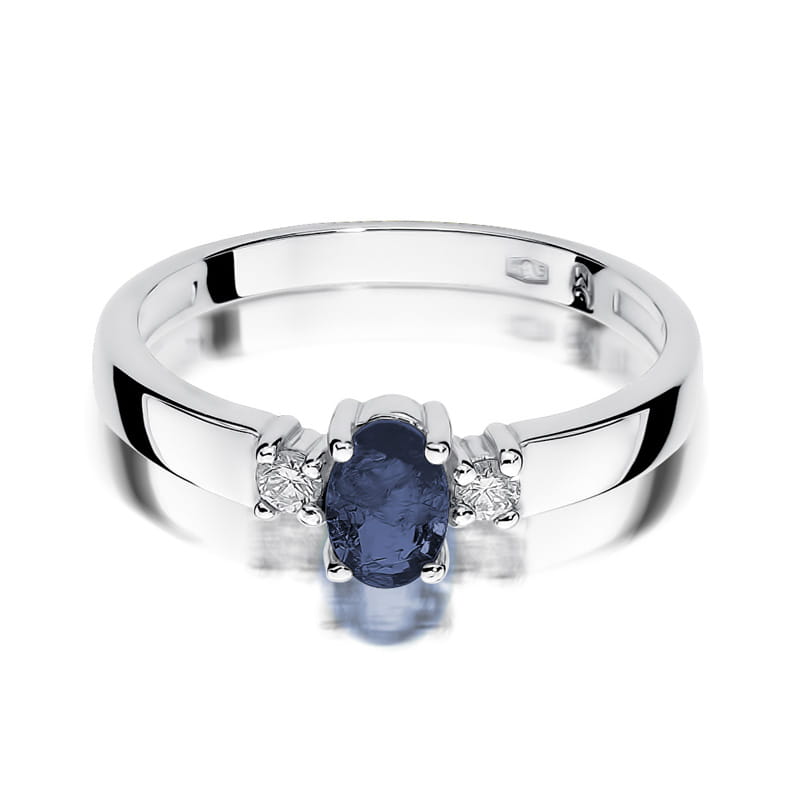 Gold Ring With Sapphire And Diamonds