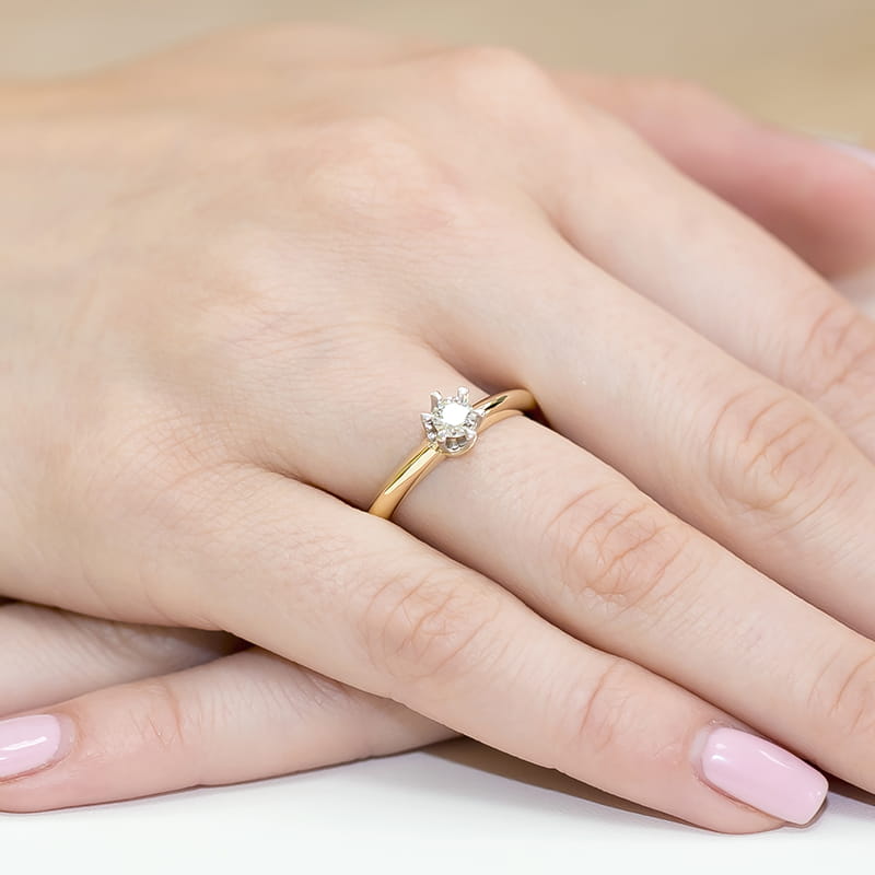 Gold Ring With Diamond