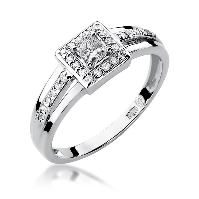 Gold Ring With Diamonds