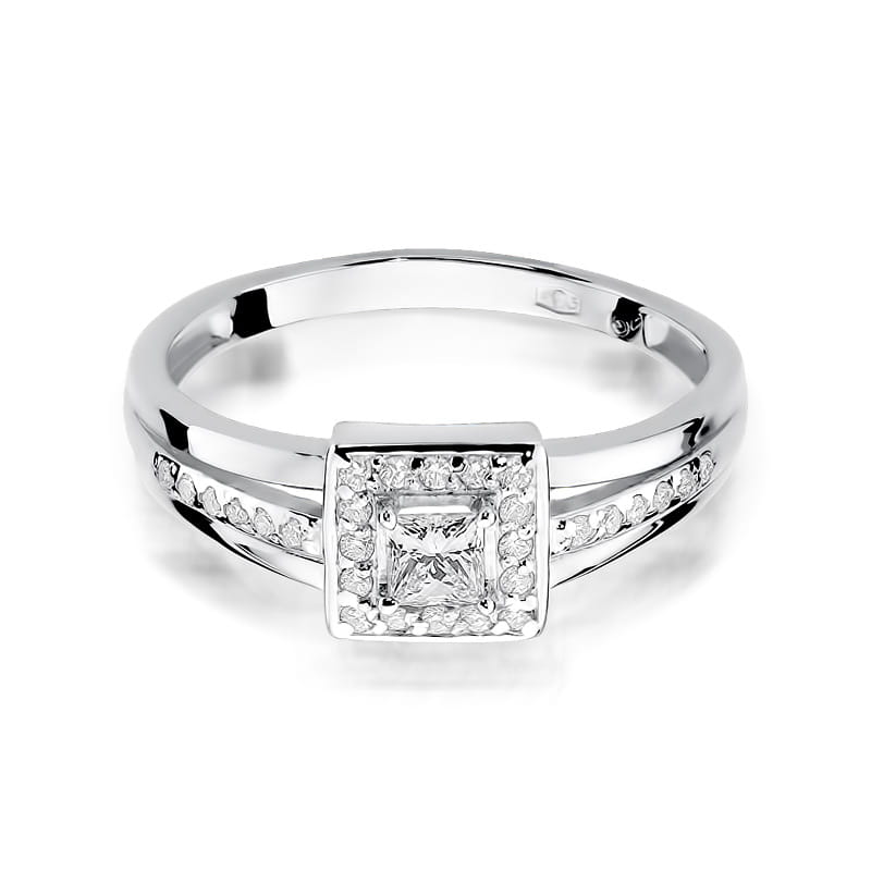 Gold Ring With Diamonds