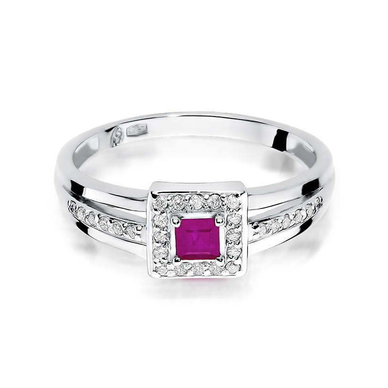 Gold Ring With Ruby And Diamonds