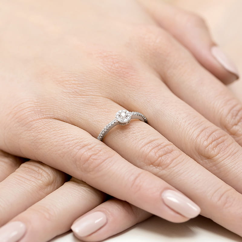 Gold Ring With Diamonds