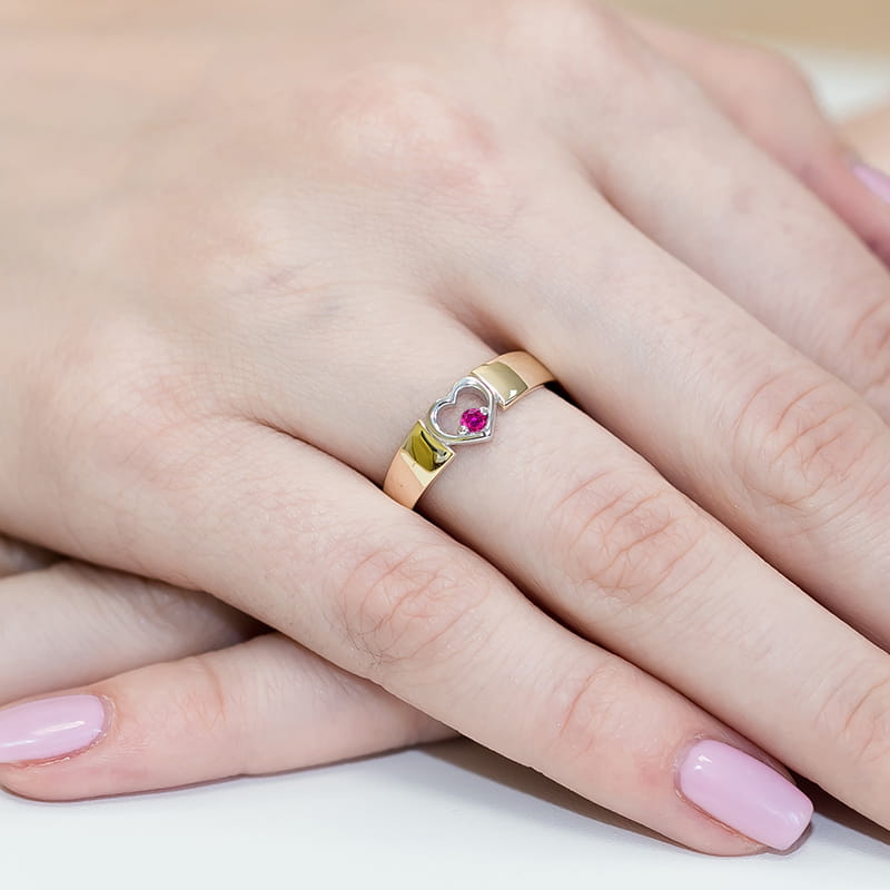 Gold Ring With Pink Sapphire