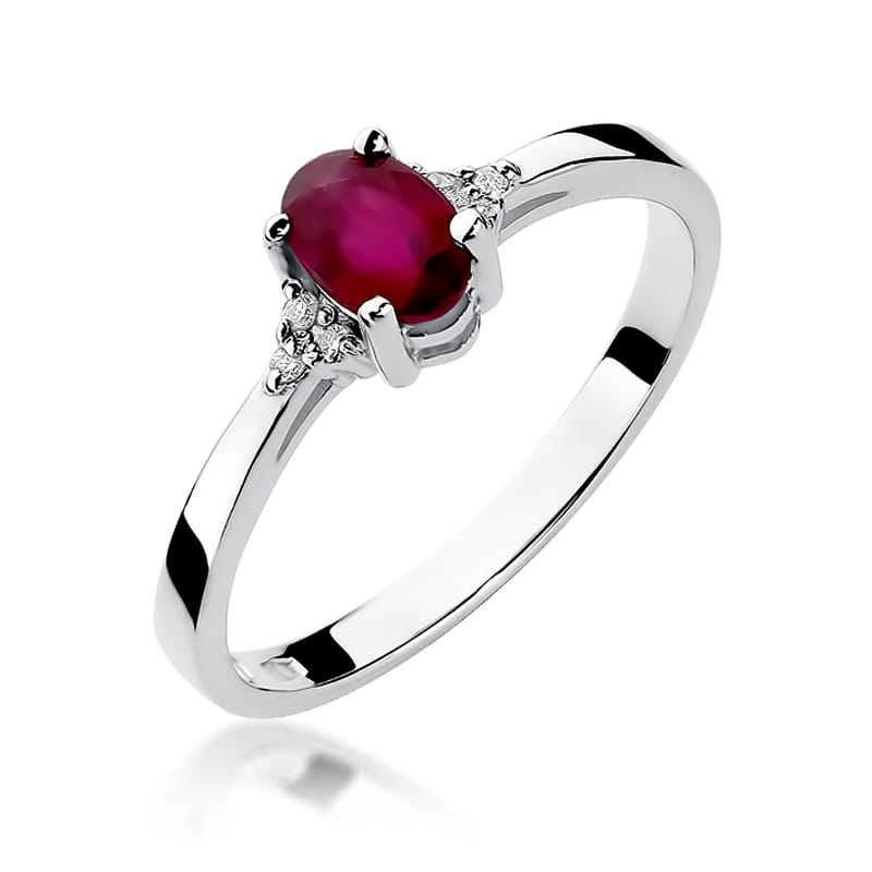 Gold Ring With Ruby And Diamonds