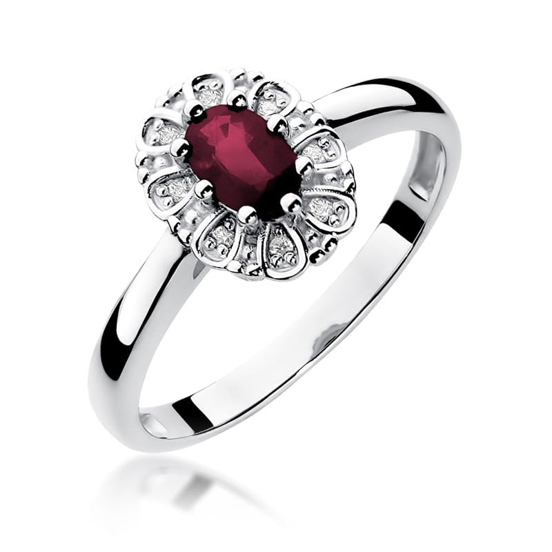 Gold Ring With Ruby And Diamonds