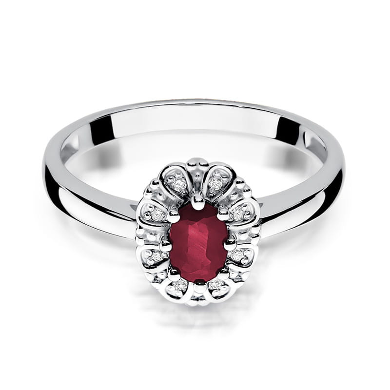 Gold Ring With Ruby And Diamonds