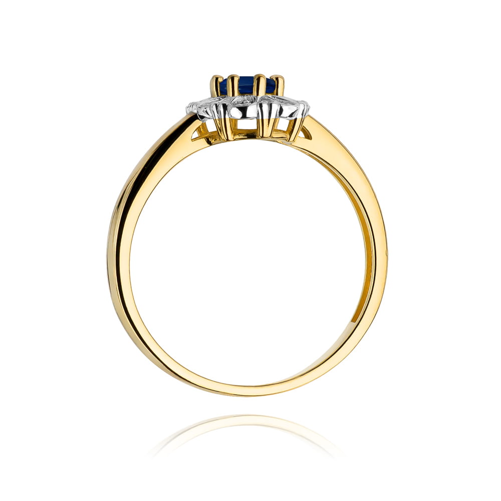 Gold Ring With Sapphire And Diamonds
