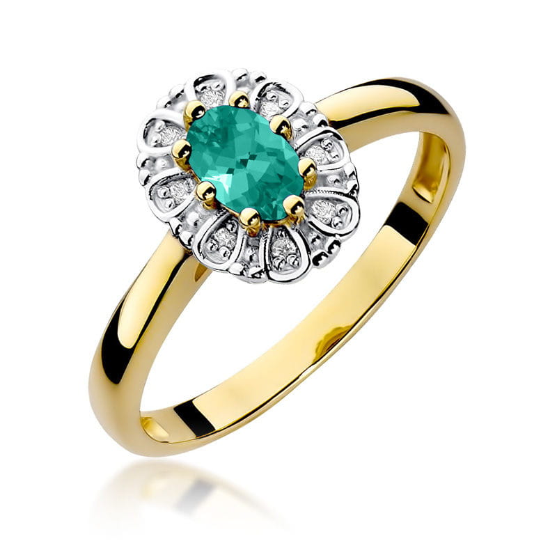 Gold Ring With Emerald And Diamonds