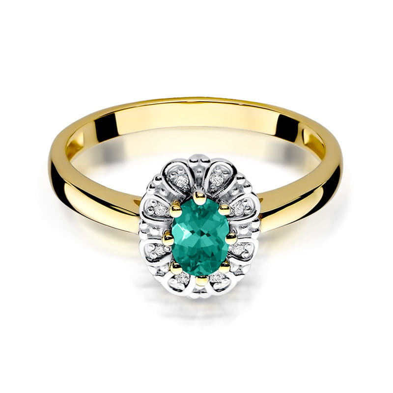 Gold Ring With Emerald And Diamonds