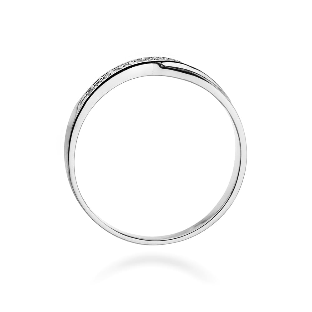 Gold Ring With Diamonds