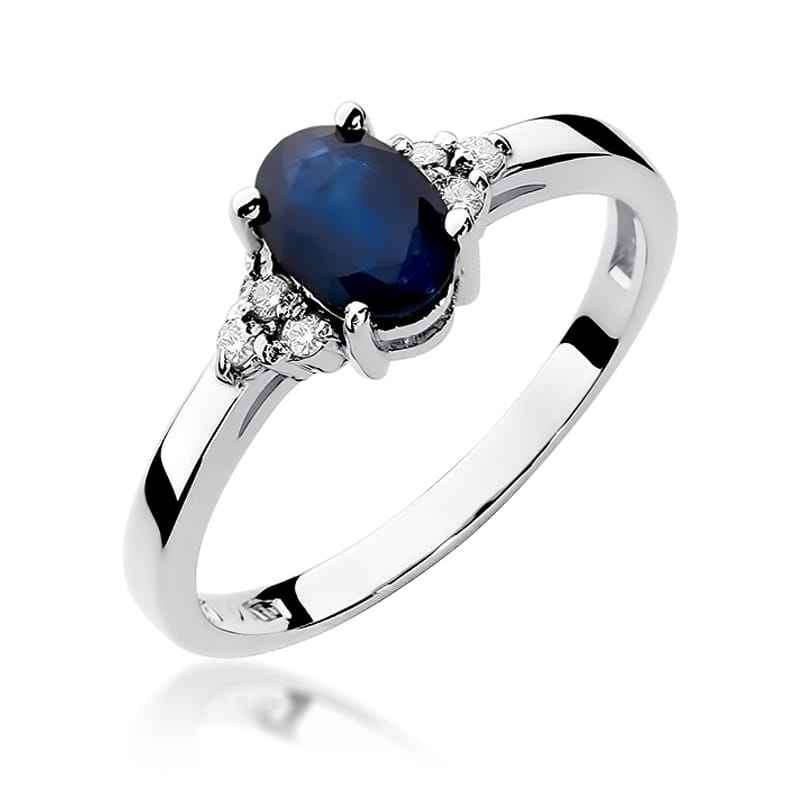 Gold Ring With Sapphire And Diamonds