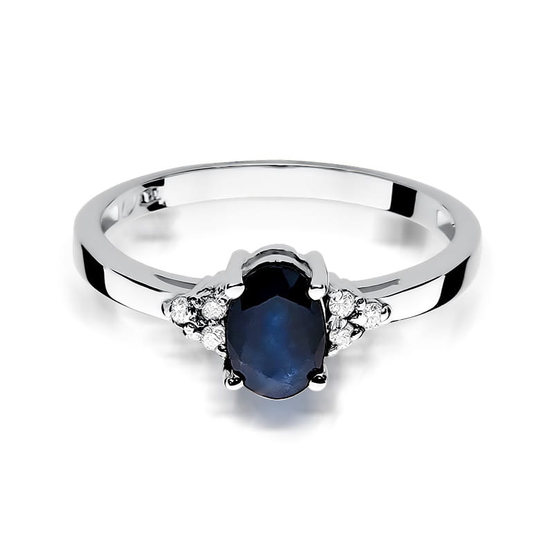 Gold Ring With Sapphire And Diamonds