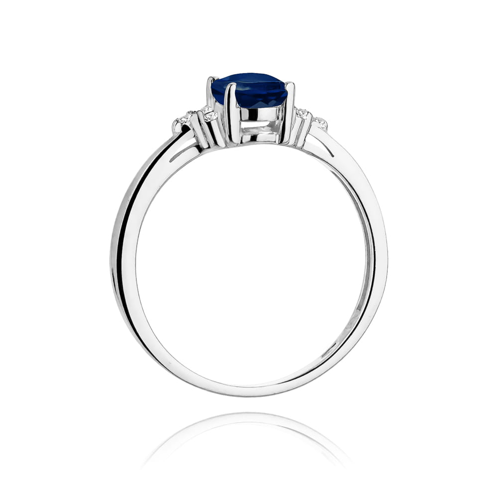 Gold Ring With Sapphire And Diamonds