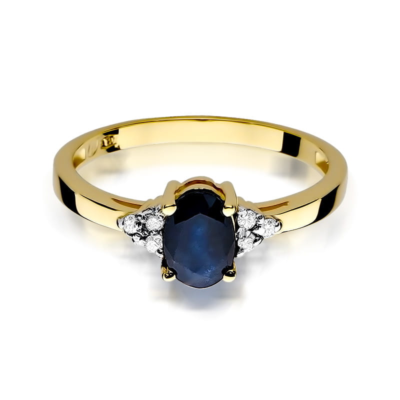 Gold Ring With Sapphire And Diamonds