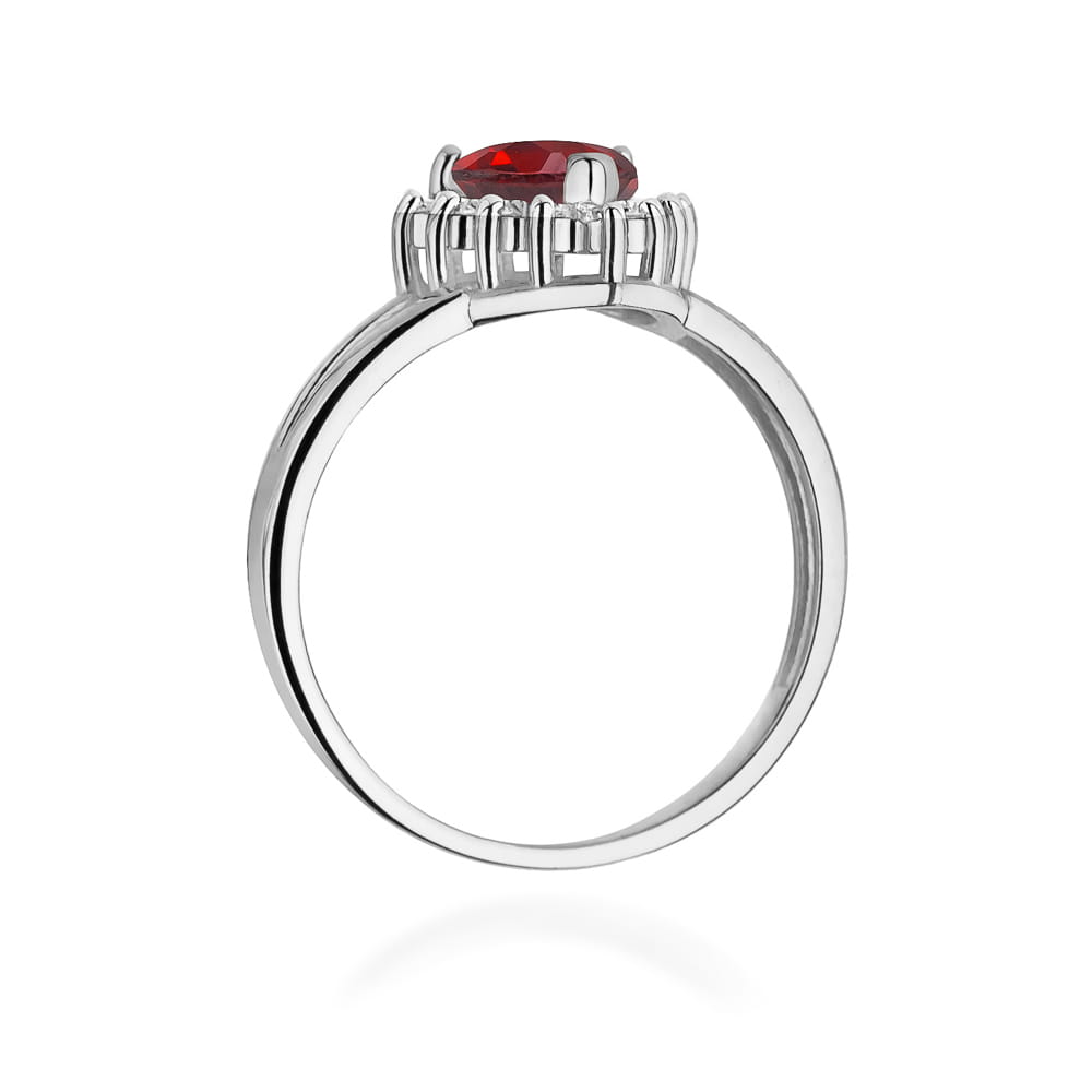 Gold Ring With Ruby And Diamonds