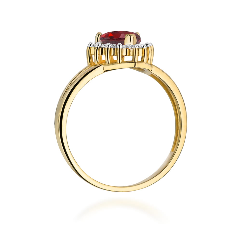Gold Ring With Ruby And Diamonds