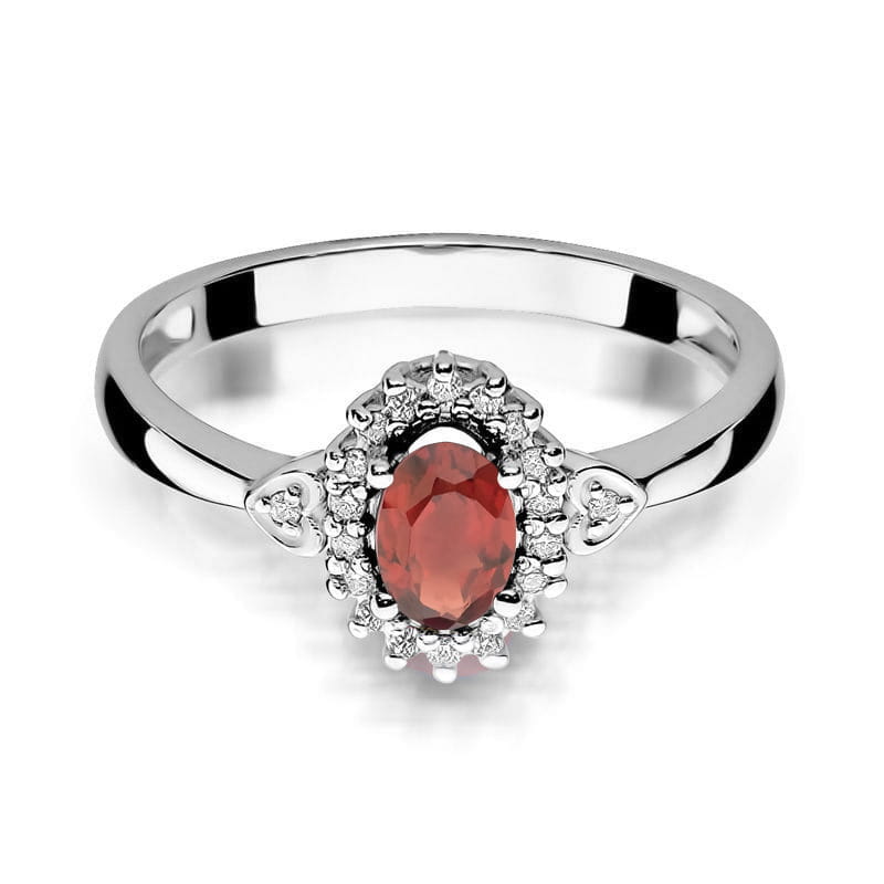 Gold Ring With Garnet And Diamonds
