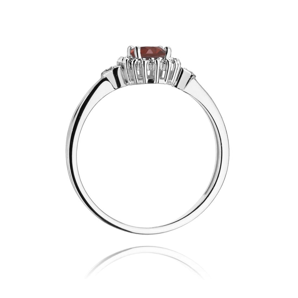 Gold Ring With Garnet And Diamonds