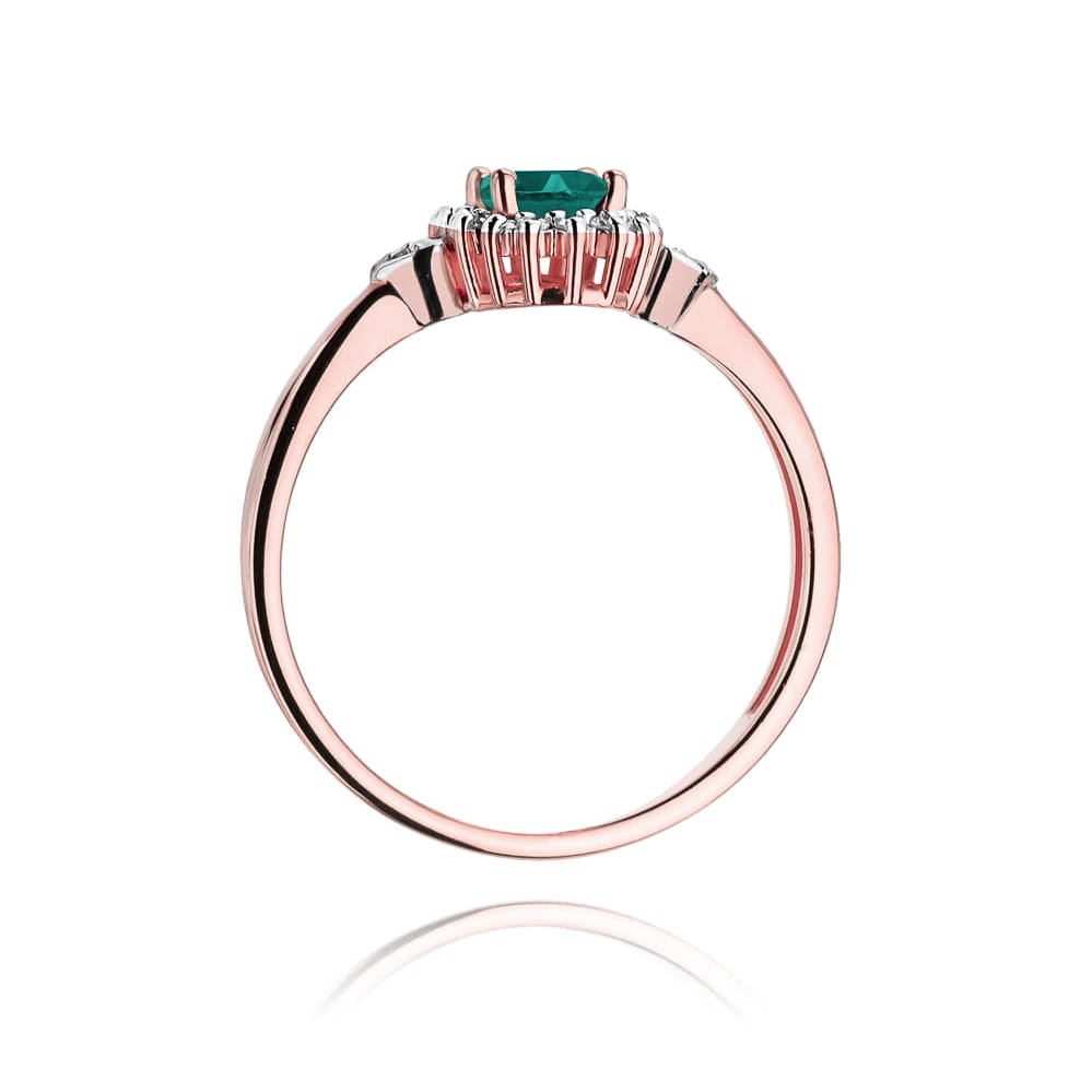 Gold Ring With Emerald And Diamonds