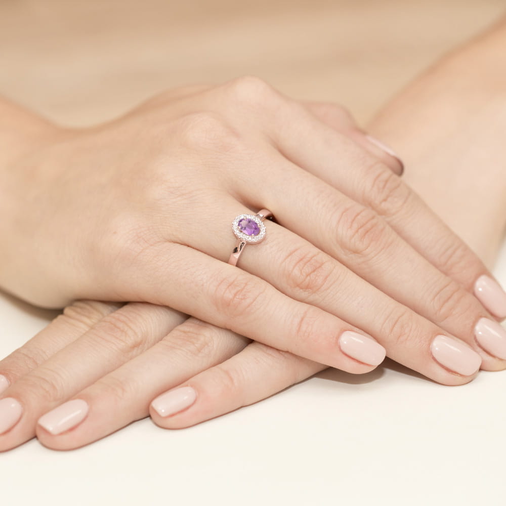 Gold Ring With Amethyst And Diamonds