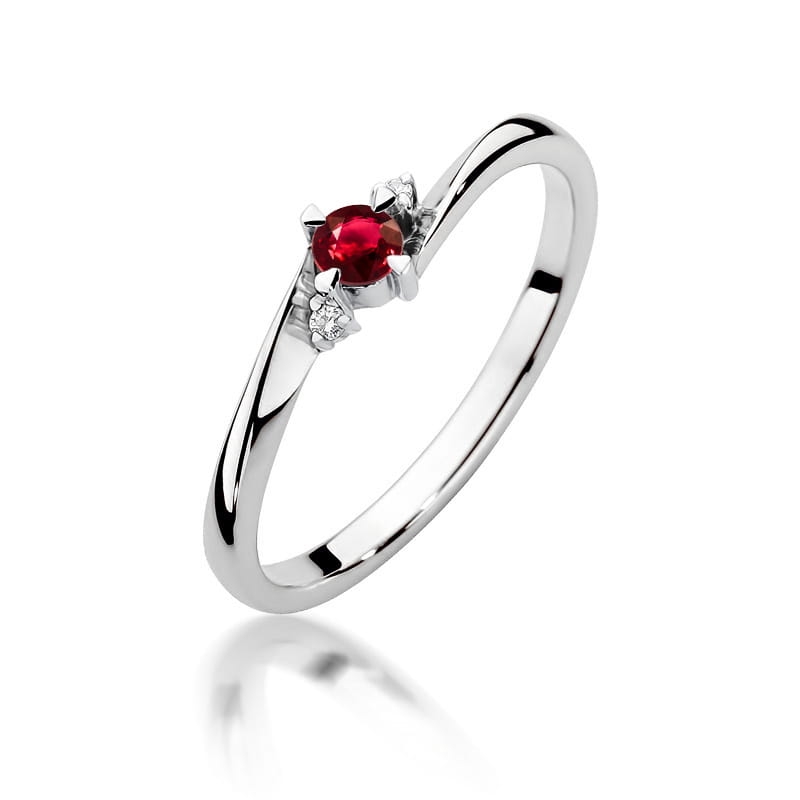 Gold Ring With Ruby And Diamonds