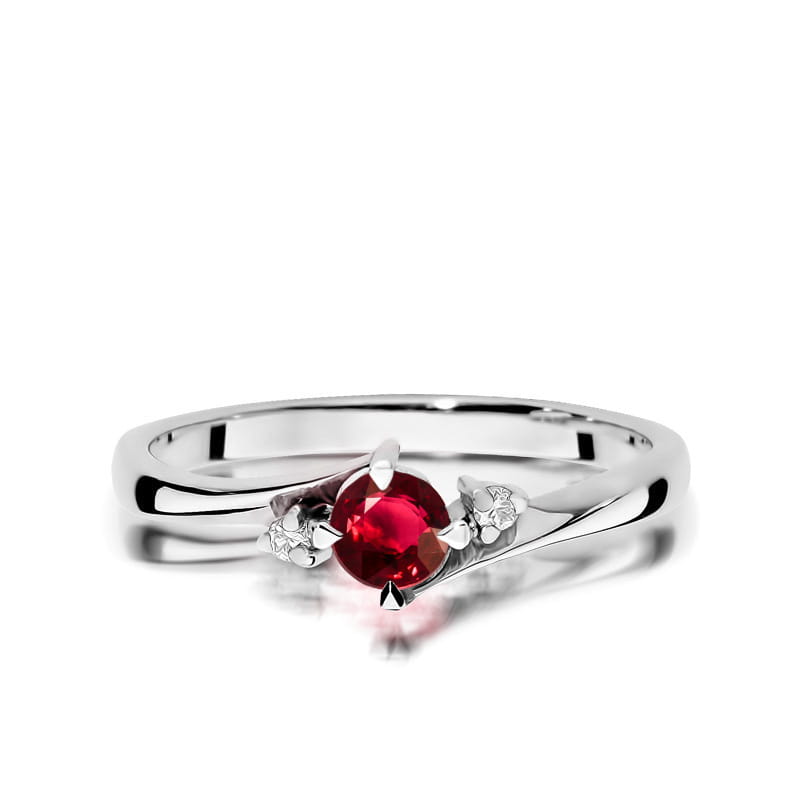 Gold Ring With Ruby And Diamonds