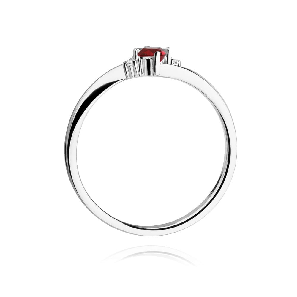 Gold Ring With Ruby And Diamonds