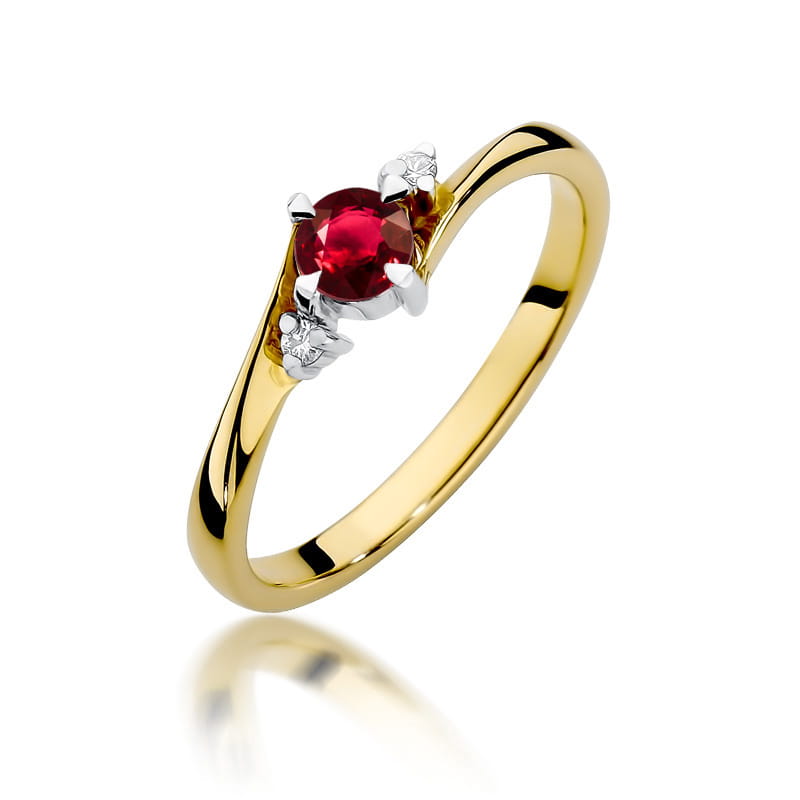 Gold Ring With Ruby And Diamonds