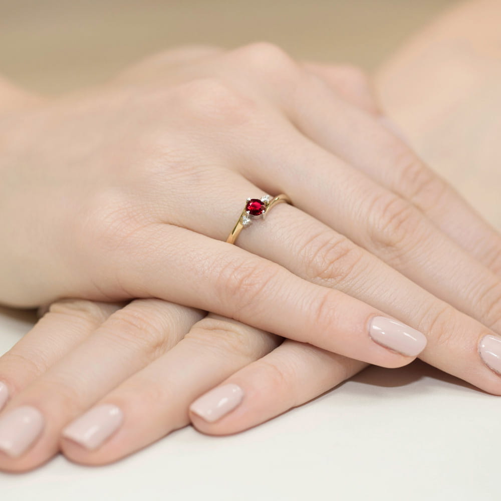 Gold Ring With Ruby And Diamonds
