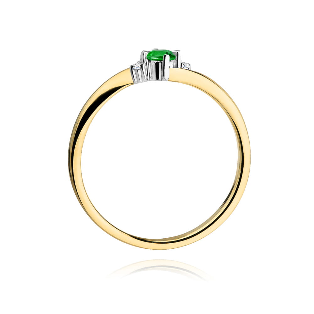 Gold Ring With Emerald And Diamonds